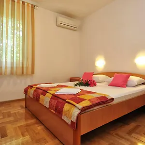 villa-fontana-2.hotelinzadar.com/